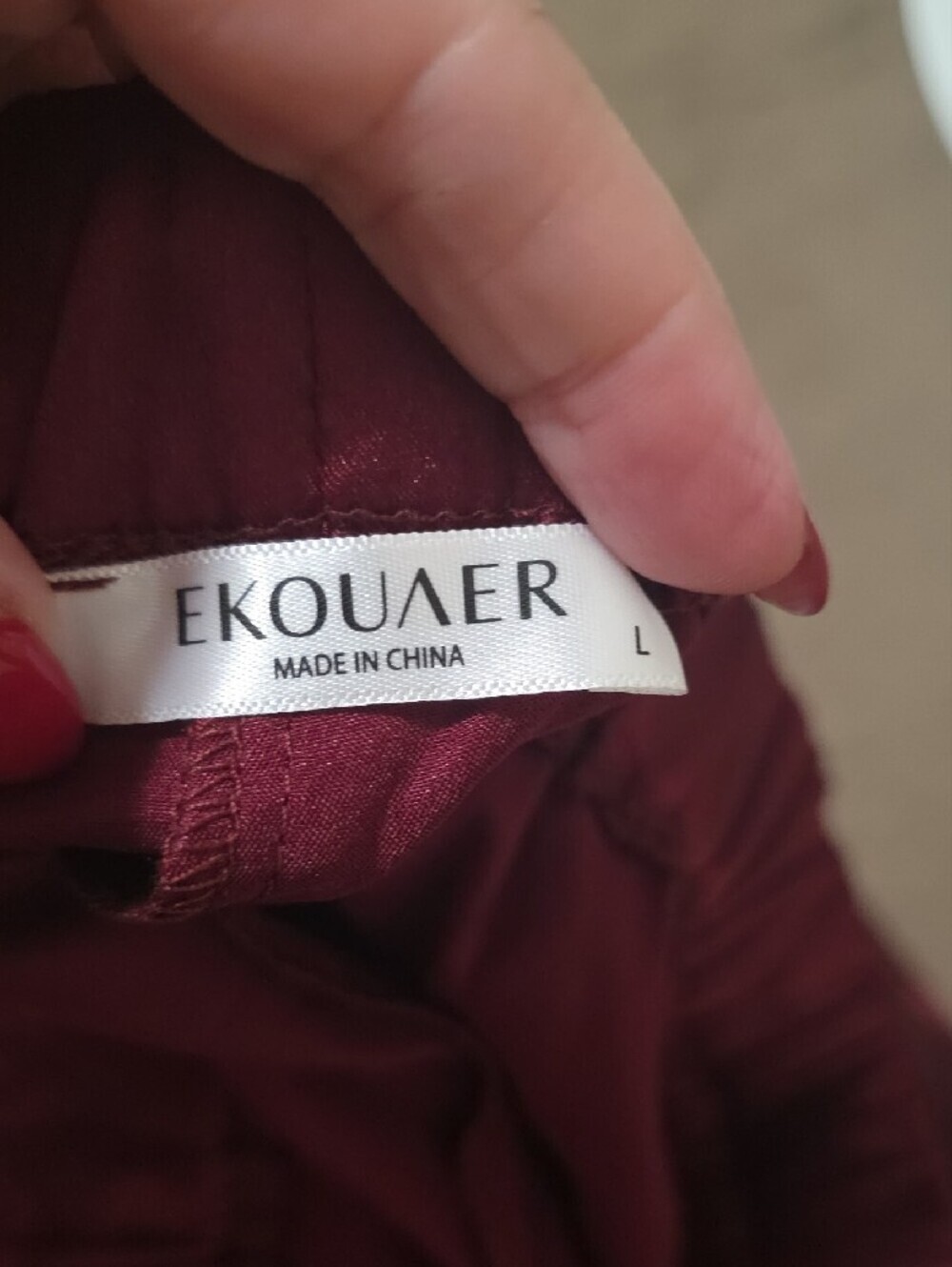 Ekouaer Women's Satin Pajama Set in Burgundy - Picture 7 of 9